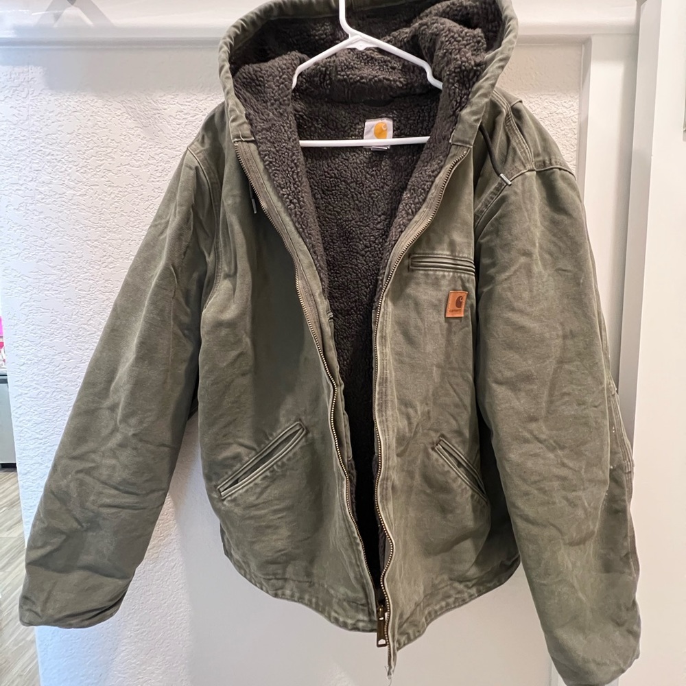 Carhartt Large olive green Sherpa lined with hood.
